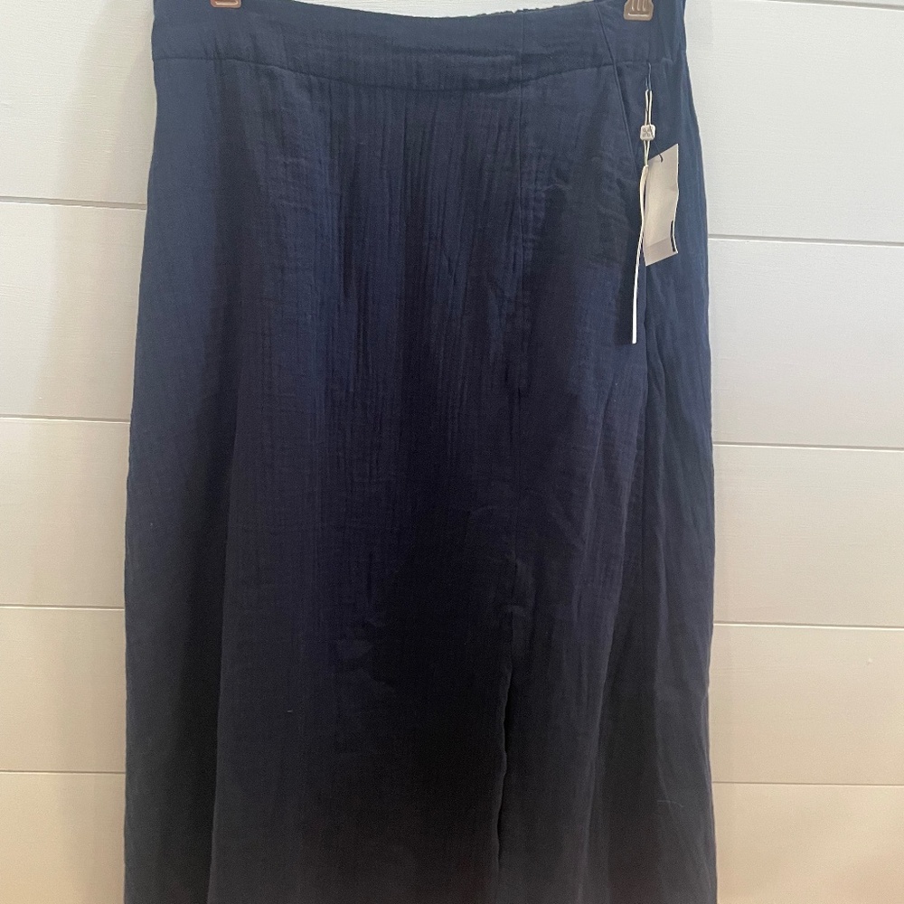 Carlson Navy Crinkle Cotton A Line Skirt Size Medium.